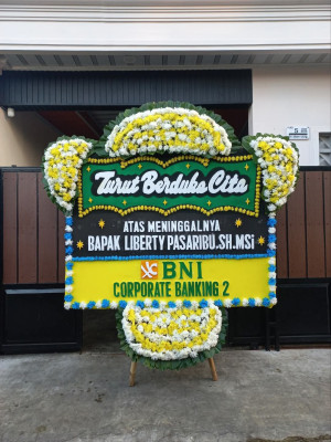 Papan Bunga Duka di Manahan